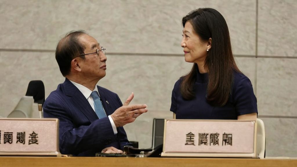 娱乐吃瓜闺蜜视频下载背后被疑与抖音网红“娱乐吃瓜酱”新晋崛起引发讨论